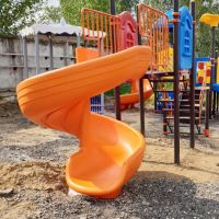 Горка винтовая пластиковая с высоты 1,5 м для детской площадки