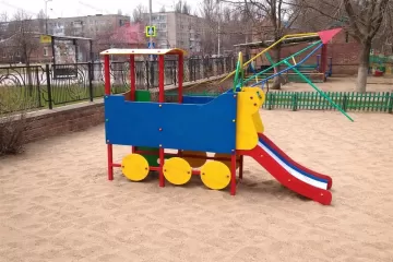 Горка - скат Паровозик 02 Горка - скат Паровозик 02
