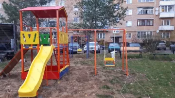 Горка пластиковая одинарная с высоты 1,2 м Горка пластиковая одинарная с высоты 1,2 м