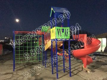 Горка винтовая пластиковая с высоты 1,5 м для детской площадки Горка винтовая пластиковая с высоты 1,5 м для детской площадки
