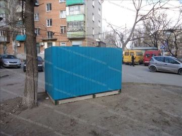 Контейнерная площадка для мусора открытая на 2 контейнера
