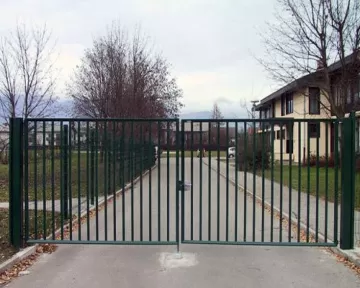 Ворота металлические декоративные распашные Ворота металлические декоративные распашные