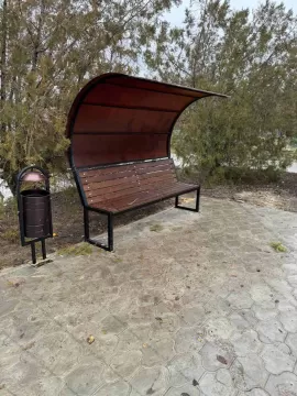 Скамья с навесом 03