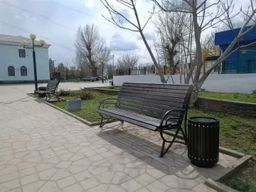 Скамейка парковая Дебют 02 со спинкой Скамейка парковая Дебют 02 со спинкой