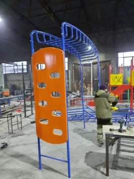 Рукоход со скалодромом