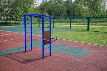 Рукоход с брусьями