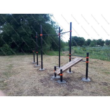 Скамья для пресса с четырьмя турниками